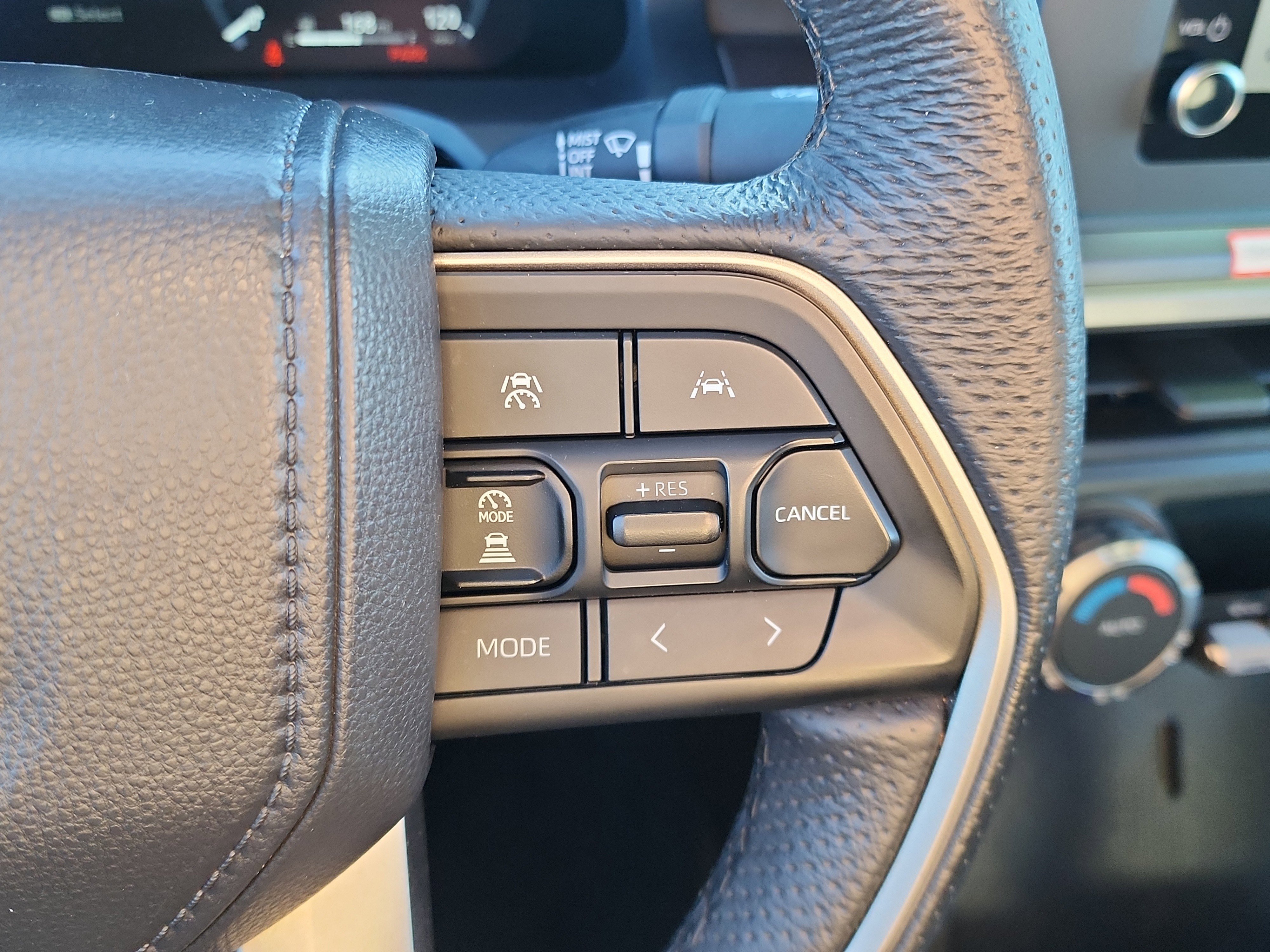 Used 2025 Toyota Tacoma TRD Off-Road image 13