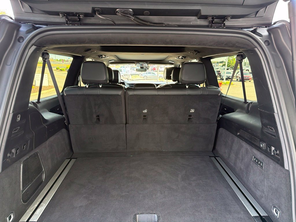 Used 2024 Jeep Grand Wagoneer L Series II w/ Quick Order Packagew 28T AWD/4WD image 16