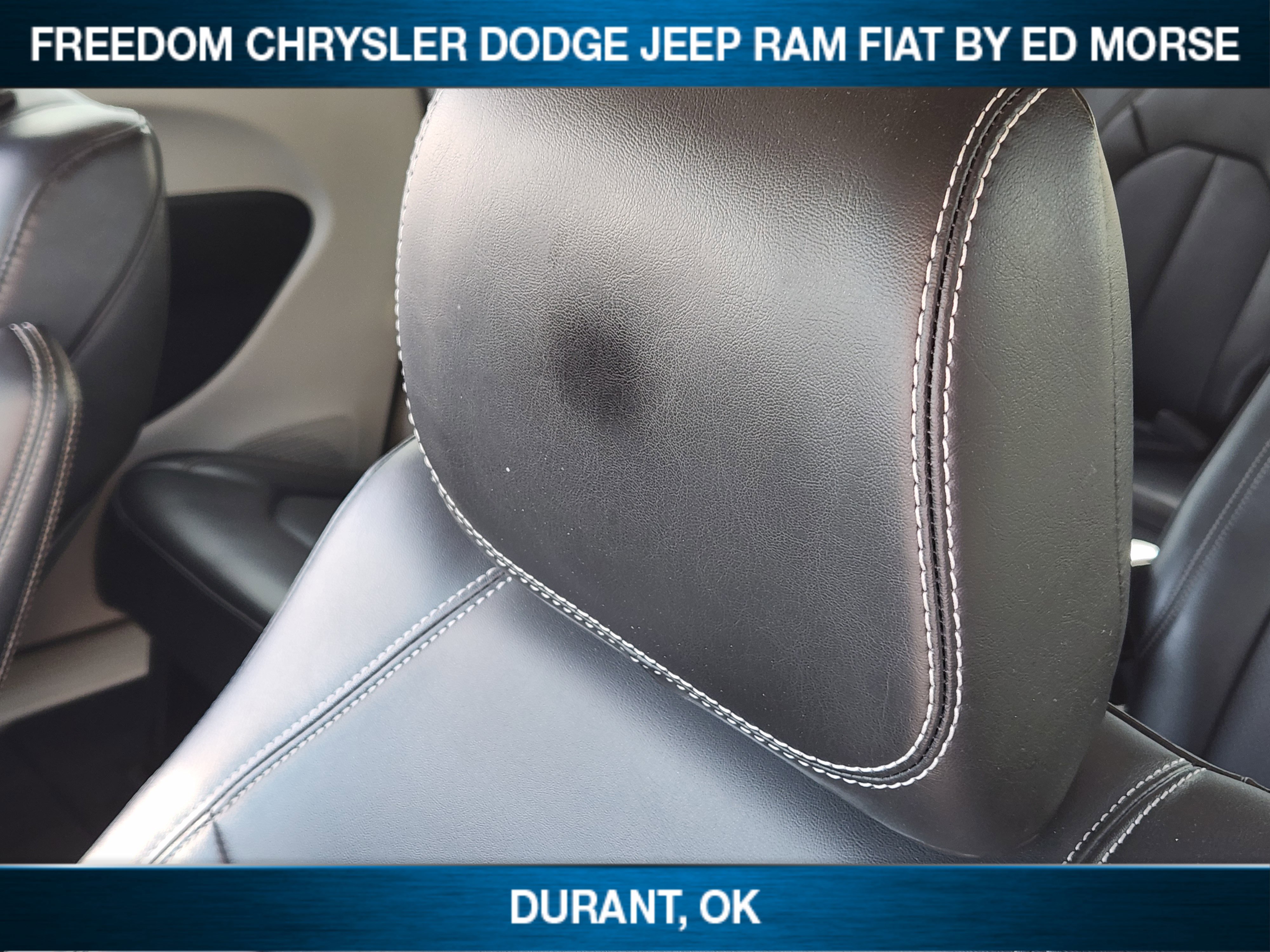 Used 2024 Chrysler Pacifica Touring-L image 12