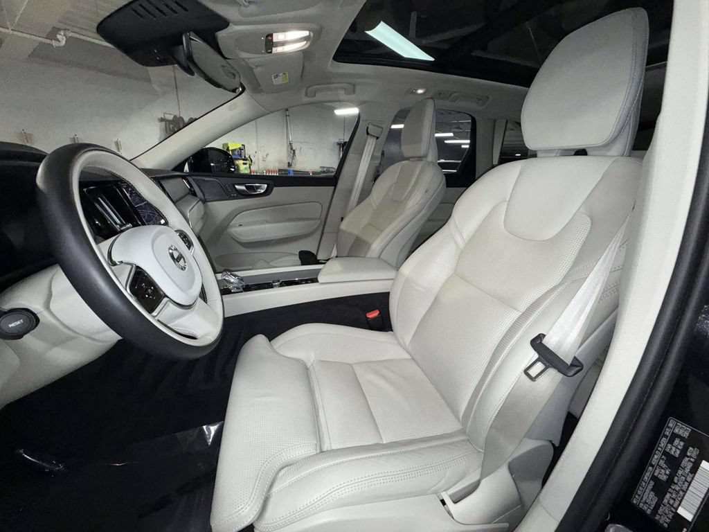 Used 2024 Volvo XC60 T8 Ultimate w/ Climate Package AWD/4WD image 2