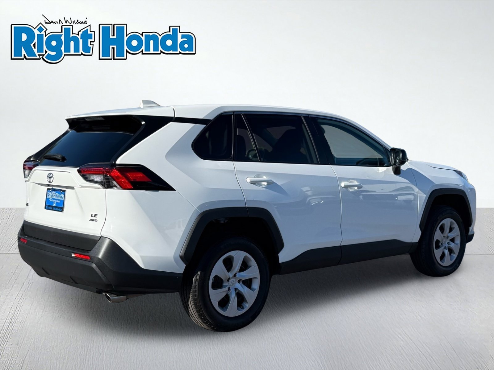 Used 2025 Toyota RAV4 LE AWD/4WD image 8