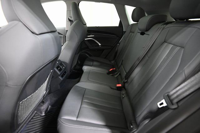 Used 2025 Audi Q5 Premium Plus w/ Premium Plus image 9