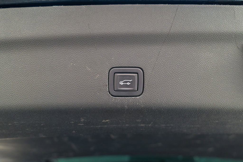 Used 2023 GMC Yukon XL SLT w/ SLT Premium Package image 59