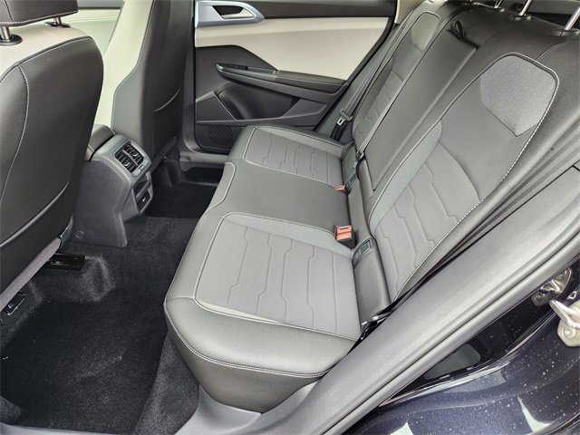 New 2025 Volkswagen Taos SE image 27