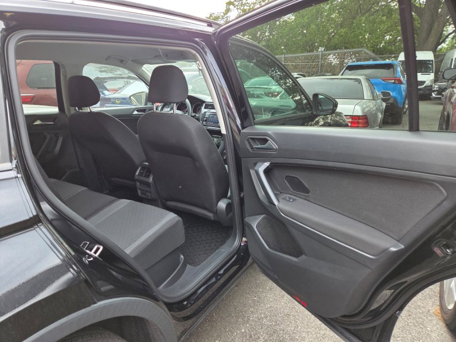 Used 2019 Volkswagen Tiguan S w/ Driver Assistance Package AWD/4WD image 3
