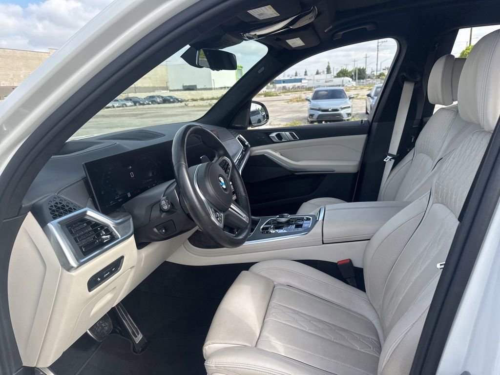 Used 2025 BMW X7 M60i image 20