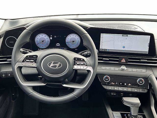 New 2025 Hyundai Elantra Limited FWD image 19