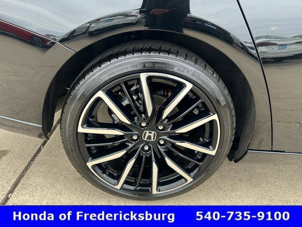 Certified 2025 Honda Accord Touring image 35