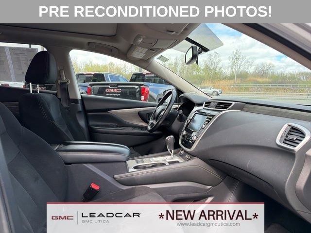 Used 2018 Nissan Murano SV w/ Premium Package AWD/4WD image 10