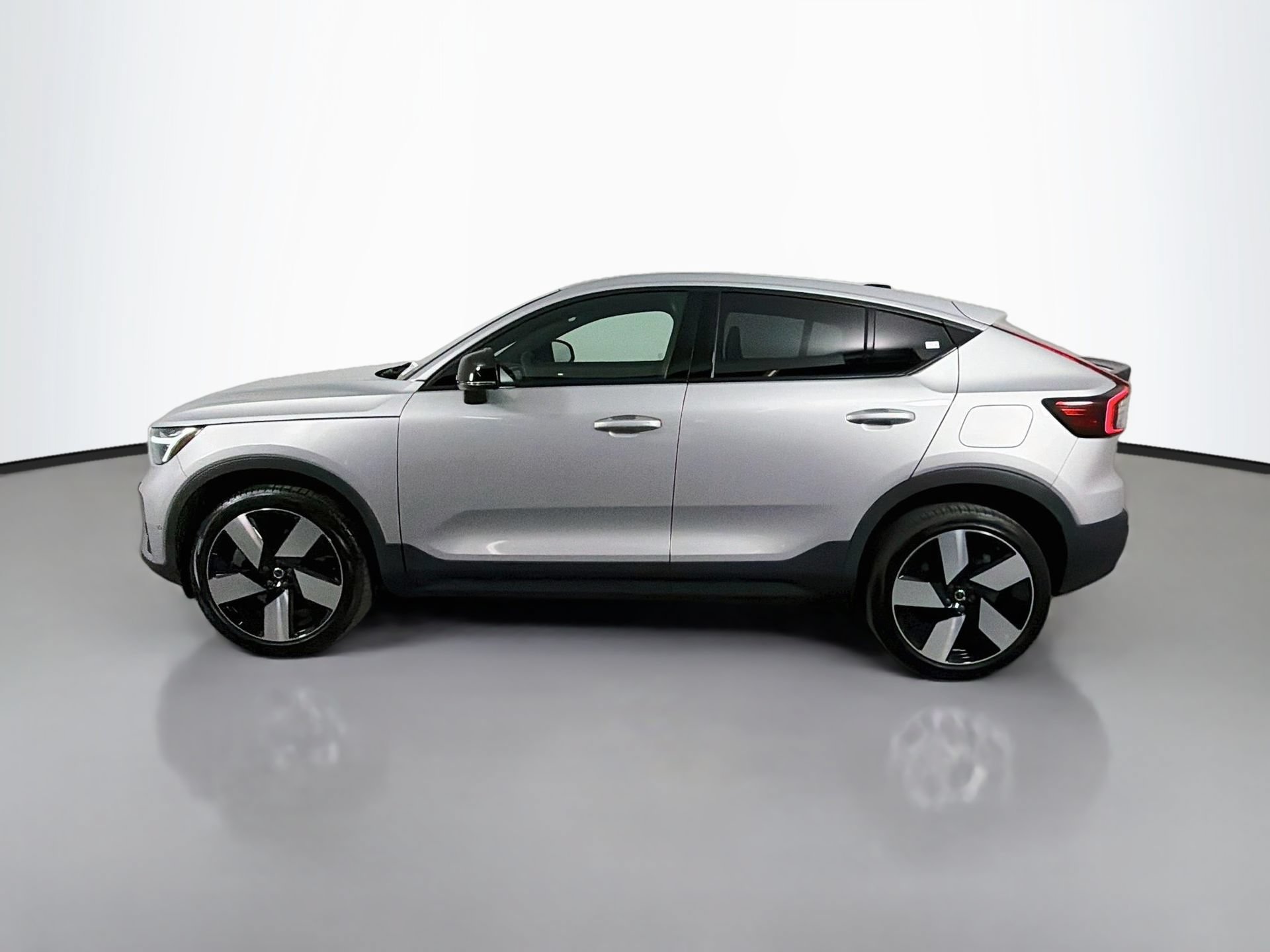 Certified 2023 Volvo C40 P8 Recharge Ultimate w/ Protection Package Premier AWD/4WD image 9