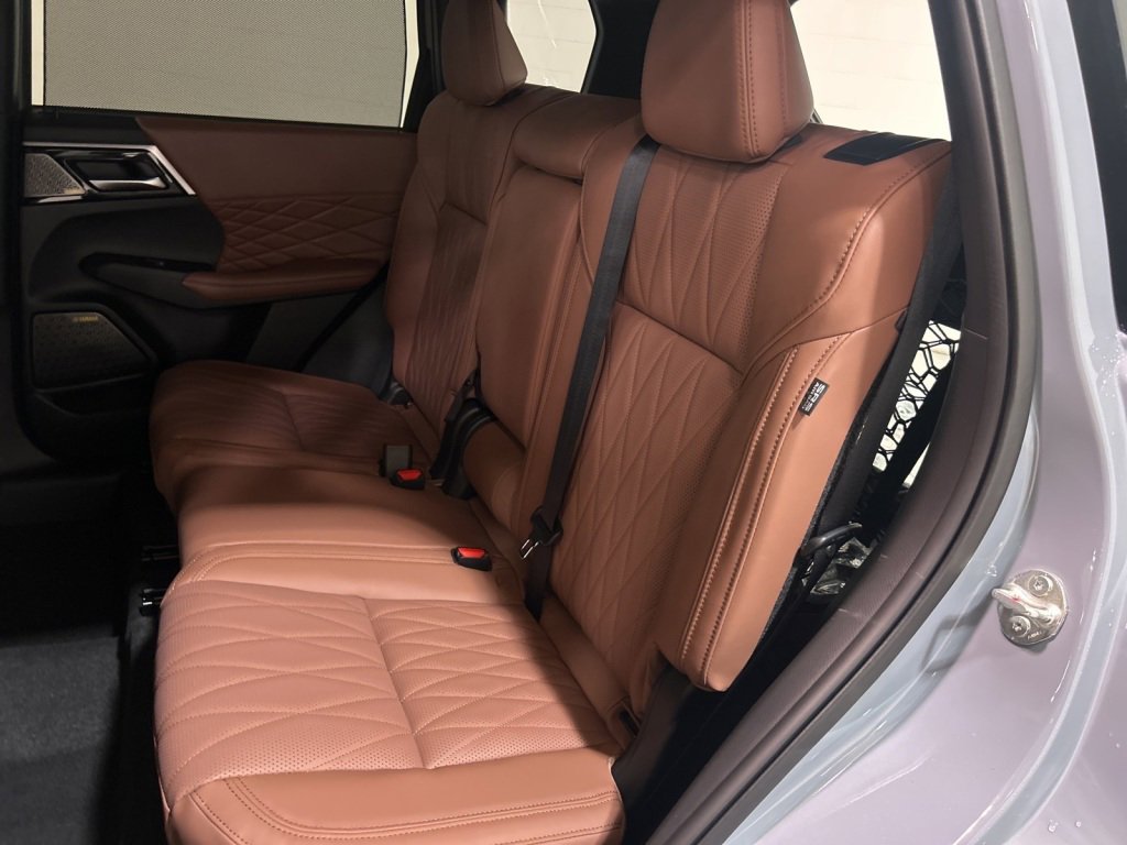 New 2025 Mitsubishi Outlander SEL image 27