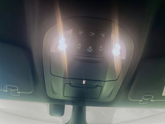 Used 2021 Chrysler Pacifica Touring w/ Uconnect Theater Family Group FWD image 20