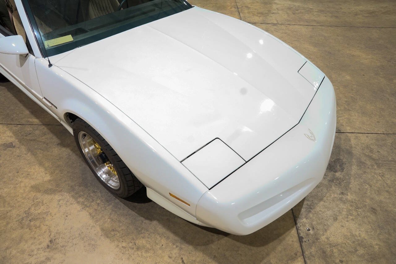 Used 1992 Pontiac Firebird Formula RWD image 18