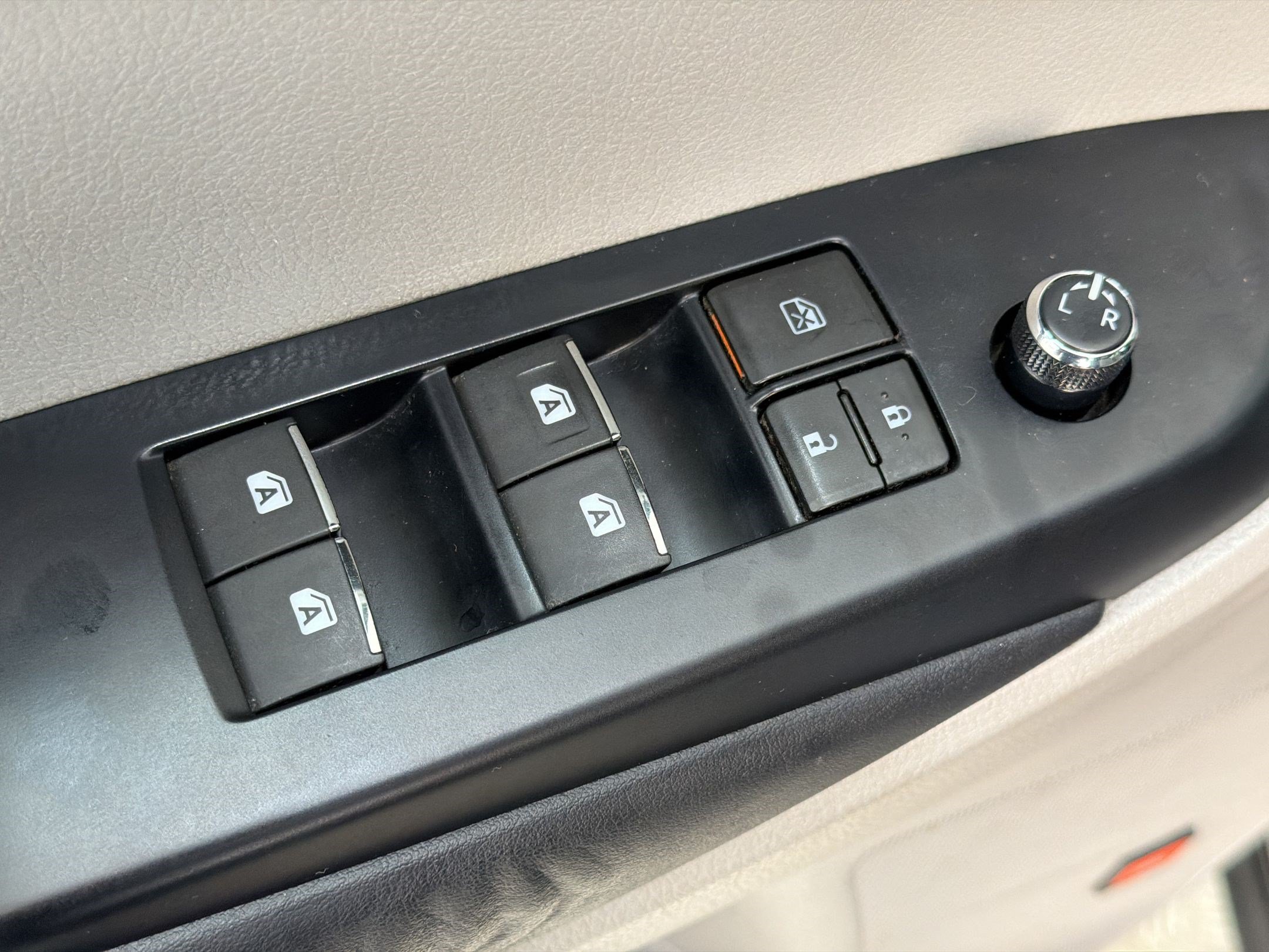 Used 2016 Toyota Highlander Limited AWD/4WD image 24