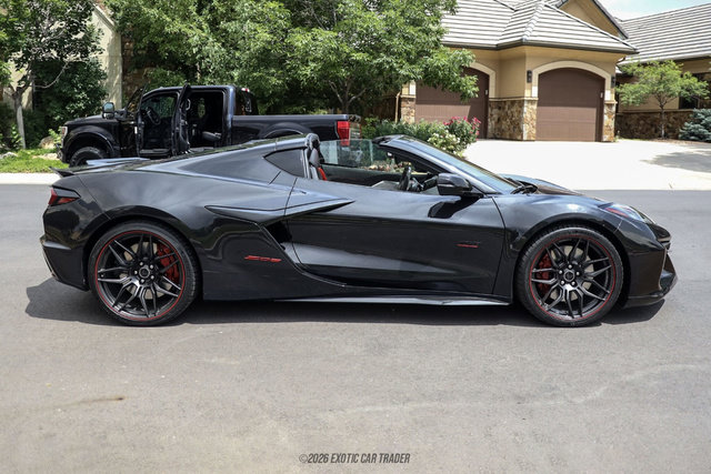 Used 2023 Chevrolet Corvette Z06 RWD image 9