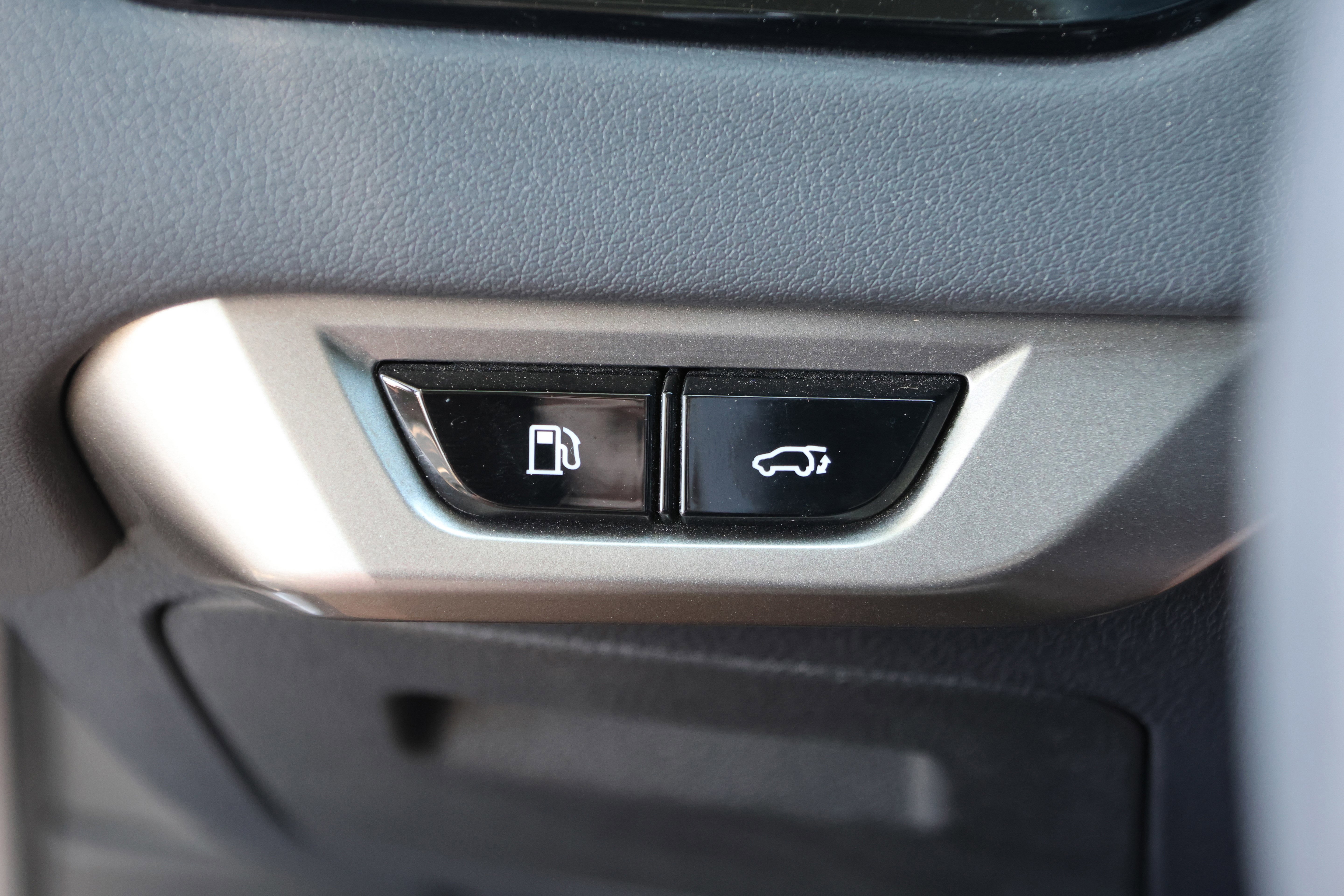 Used 2023 Lexus RX 350 FWD w/ Cold Area Package image 16