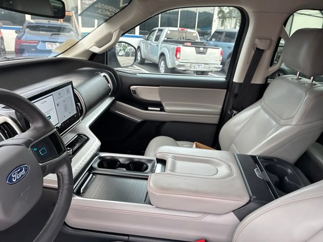 Used 2025 Ford Expedition Active AWD/4WD image 71