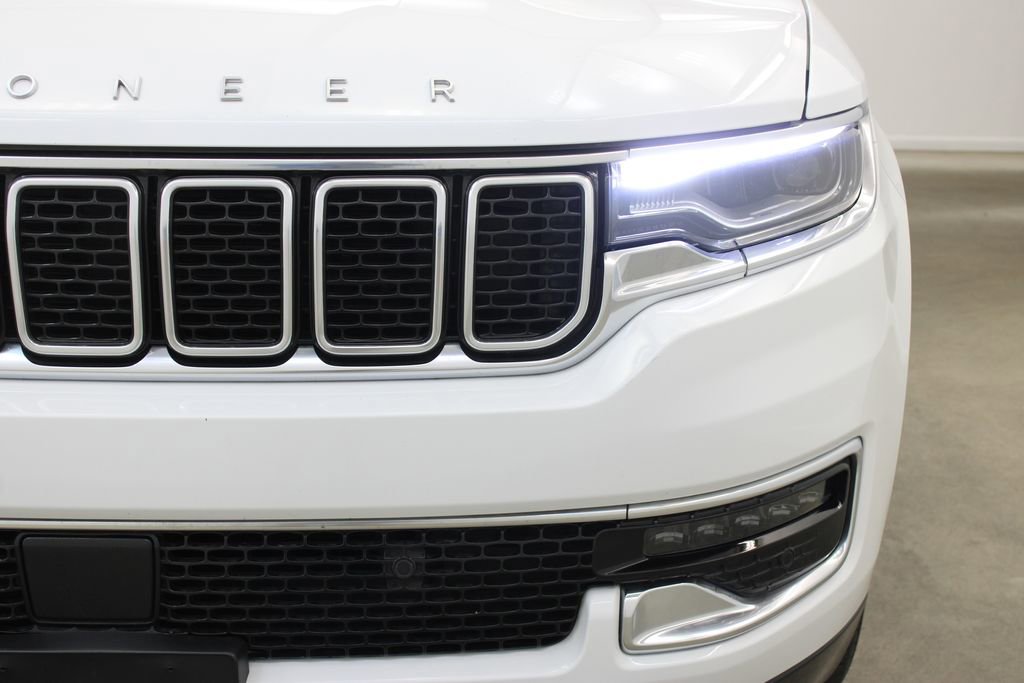 Used 2024 Jeep Wagoneer L Series II image 8