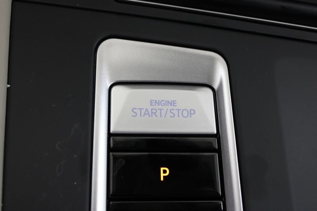 New 2026 Volkswagen Atlas SE FWD image 11
