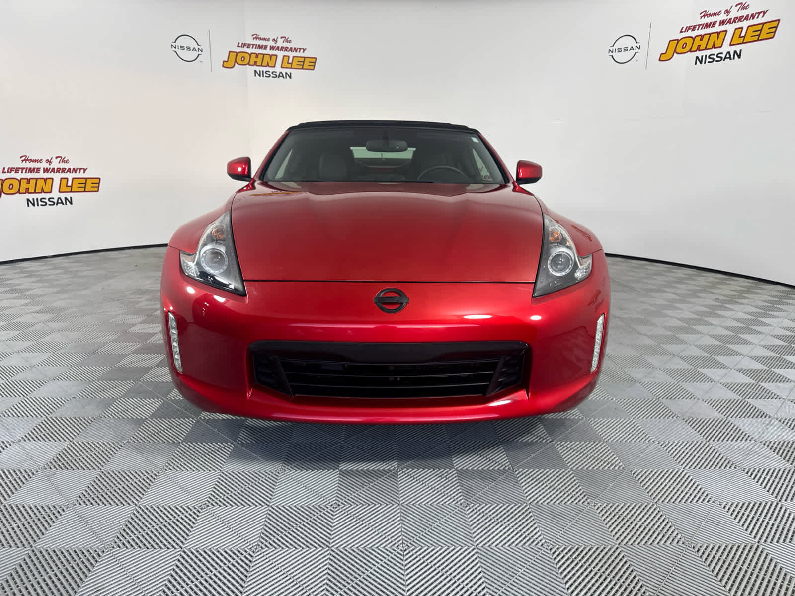 Used 2018 Nissan 370Z Touring Sport image 16