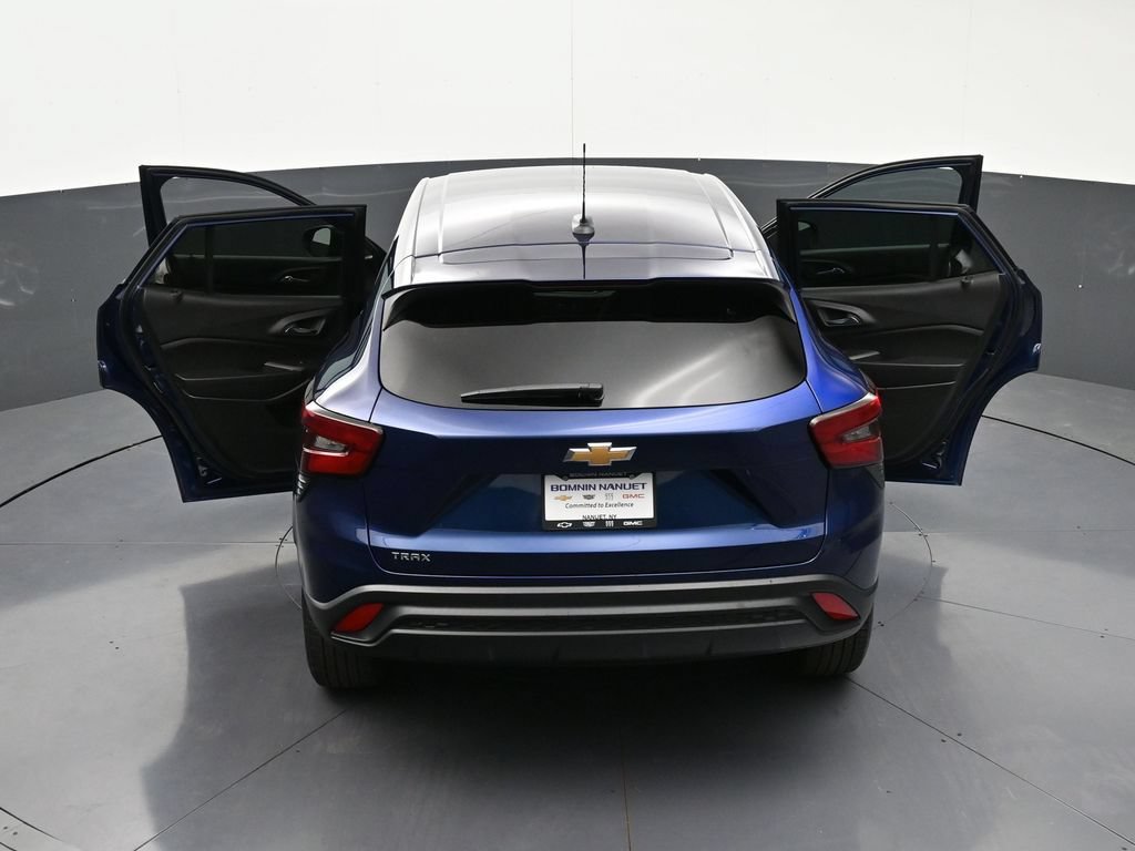 Certified 2024 Chevrolet Trax LS w/ LS Convenience Package FWD image 36