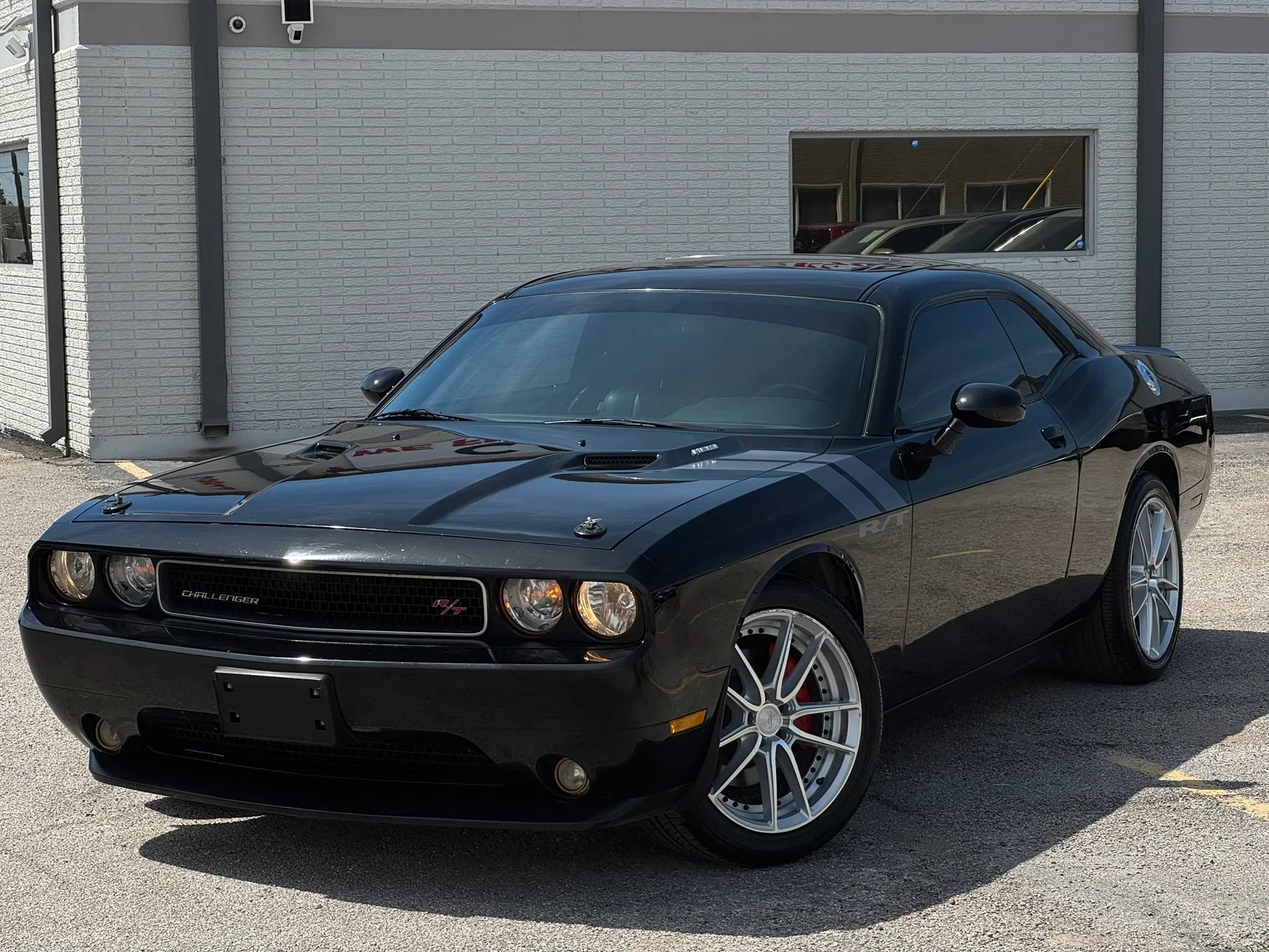 Used 2012 Dodge Challenger R/T RWD image 2
