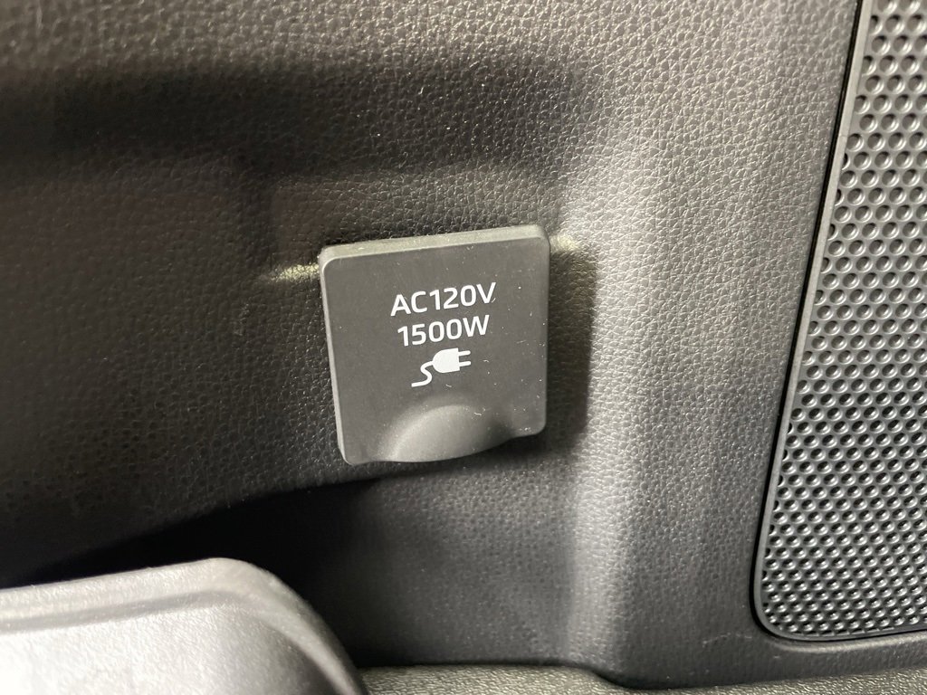 Used 2024 Toyota Highlander Platinum image 10