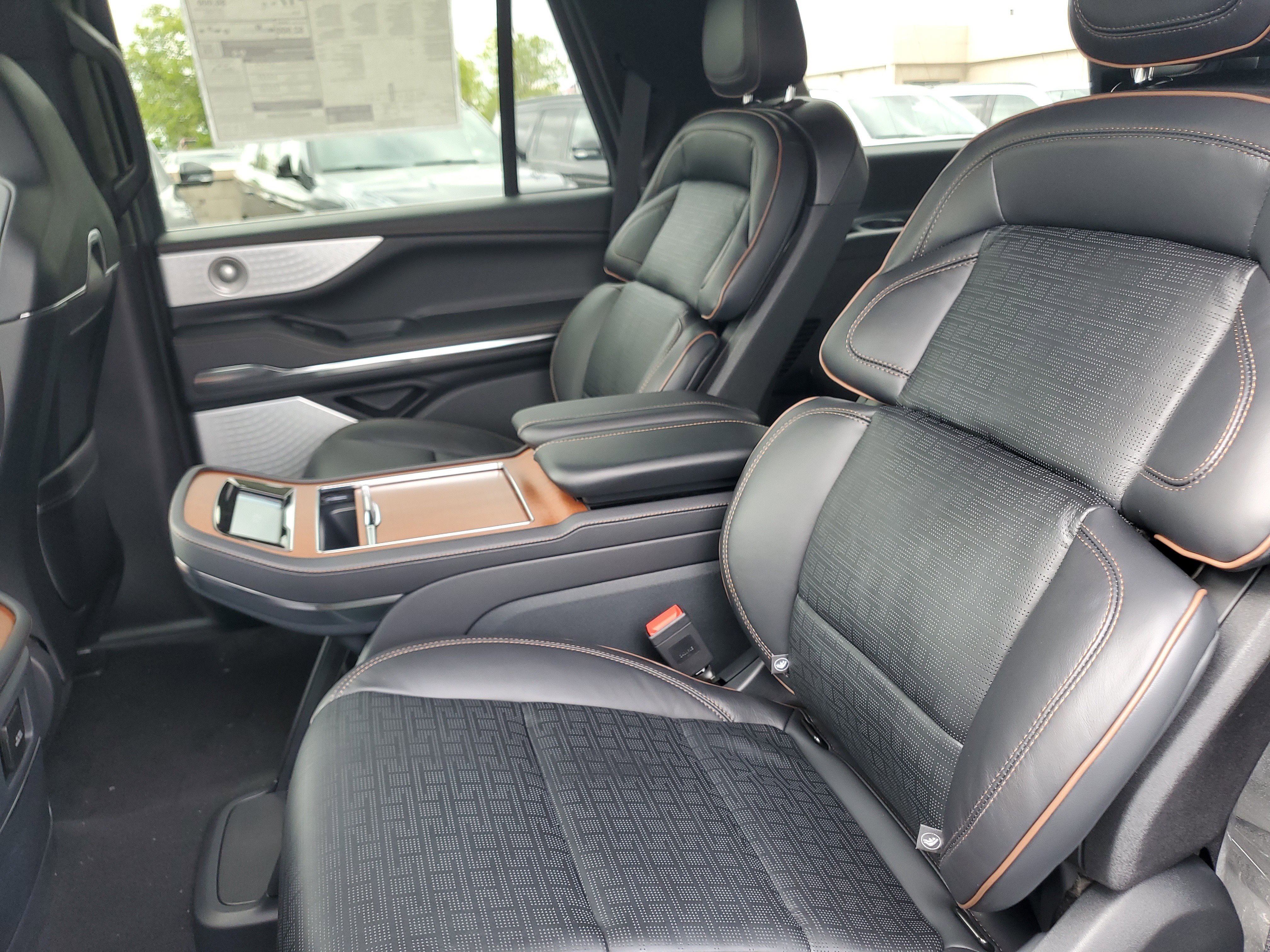 New 2026 Lincoln Navigator Black Label AWD/4WD image 30
