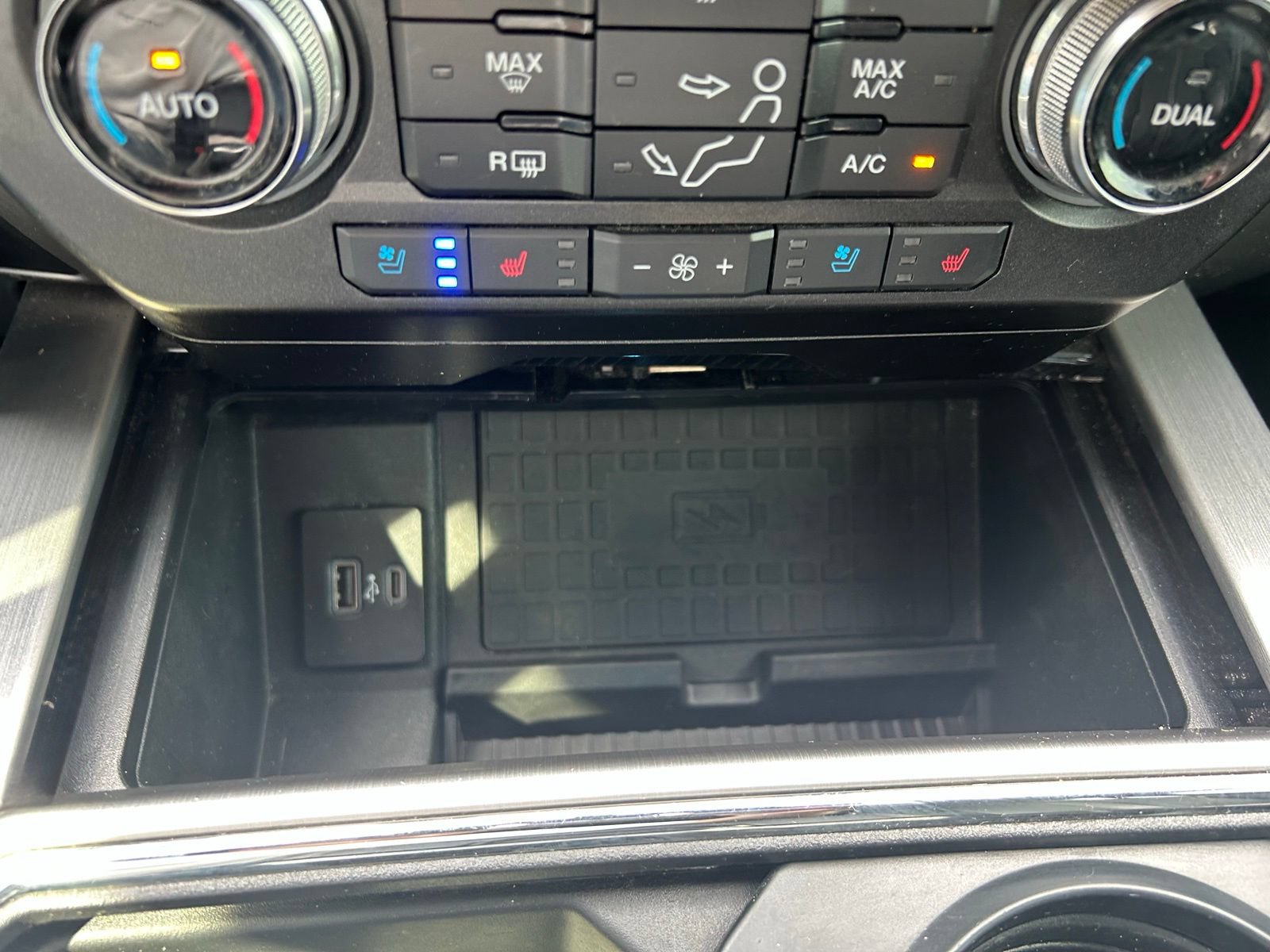 Used 2021 Ford F350 Platinum w/ FX4 Off-Road Package AWD/4WD image 23
