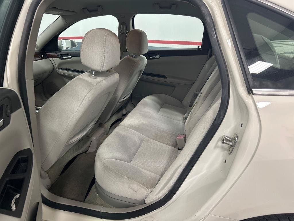 Used 2007 Chevrolet Impala LT FWD image 9