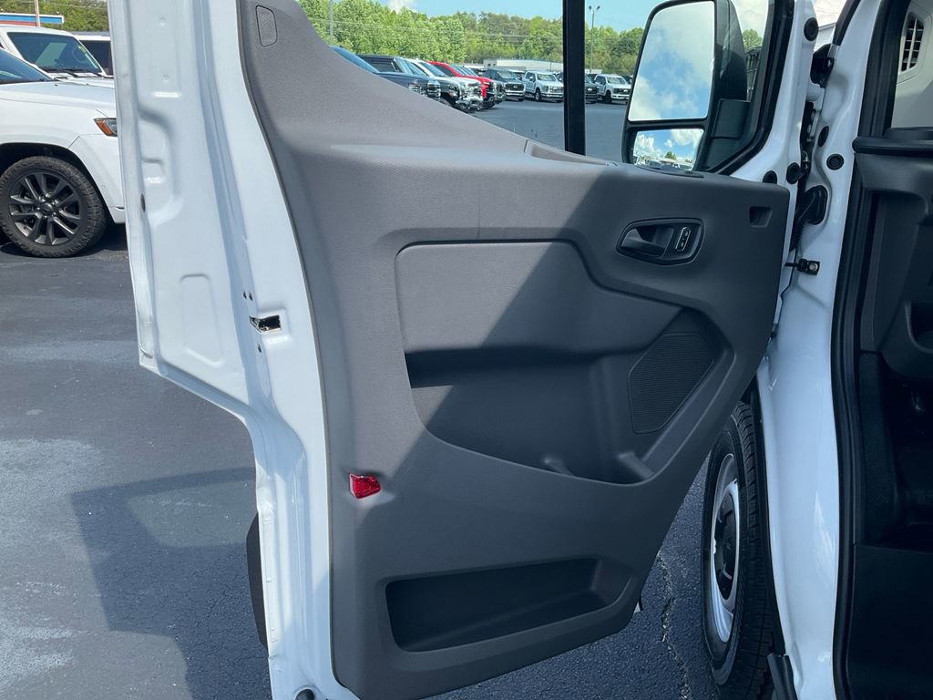 New 2026 Ford Transit 250 Low Roof RWD image 15