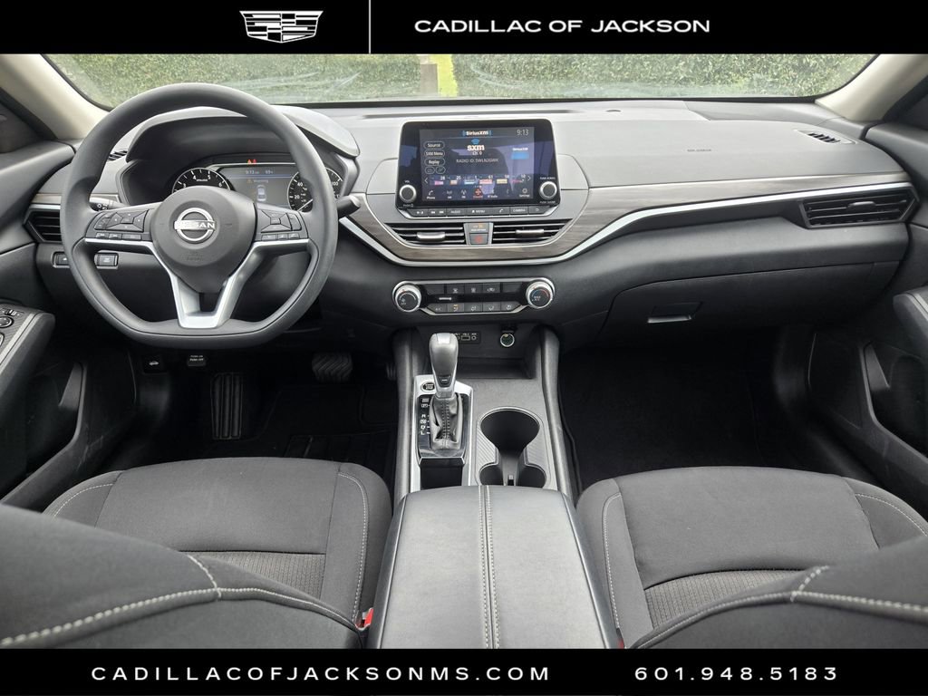 Used 2025 Nissan Altima 2.5 SV image 6