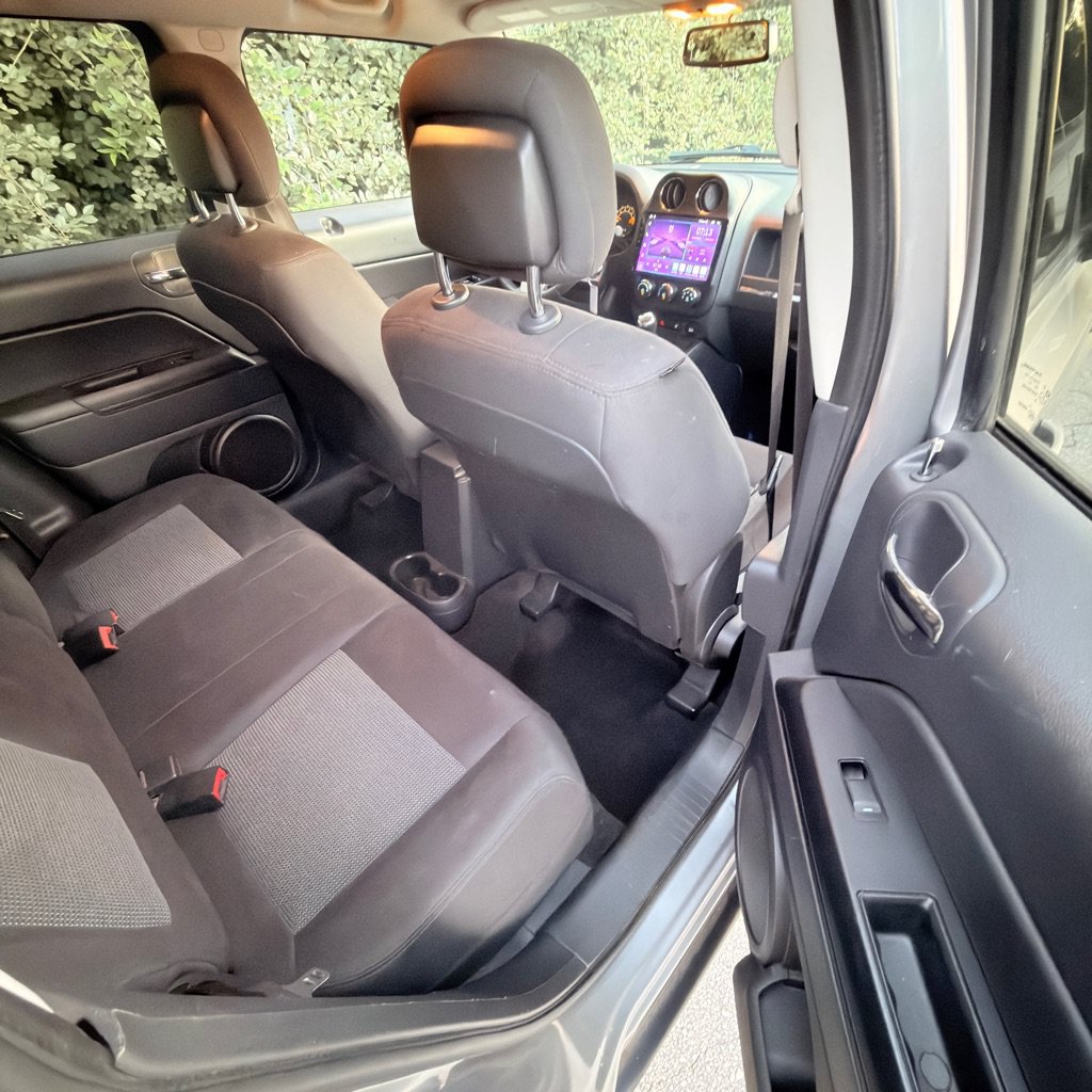 Used 2014 Jeep Patriot Latitude AWD/4WD image 18