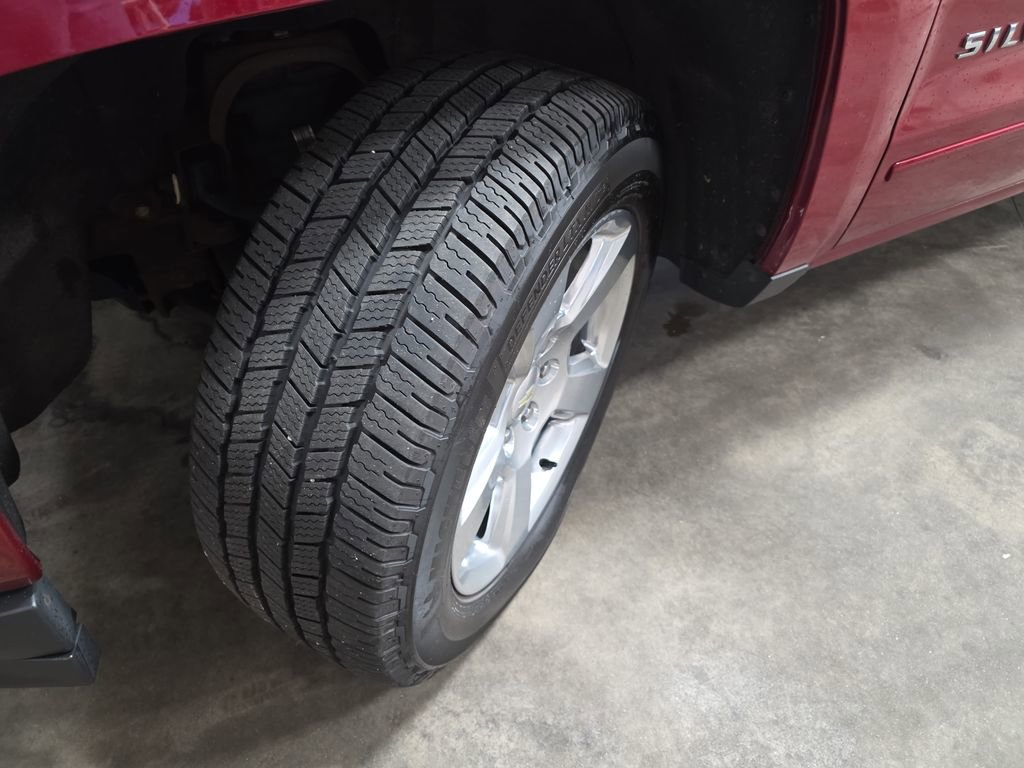 Used 2018 Chevrolet Silverado 1500 LT w/ All Star Edition AWD/4WD image 35