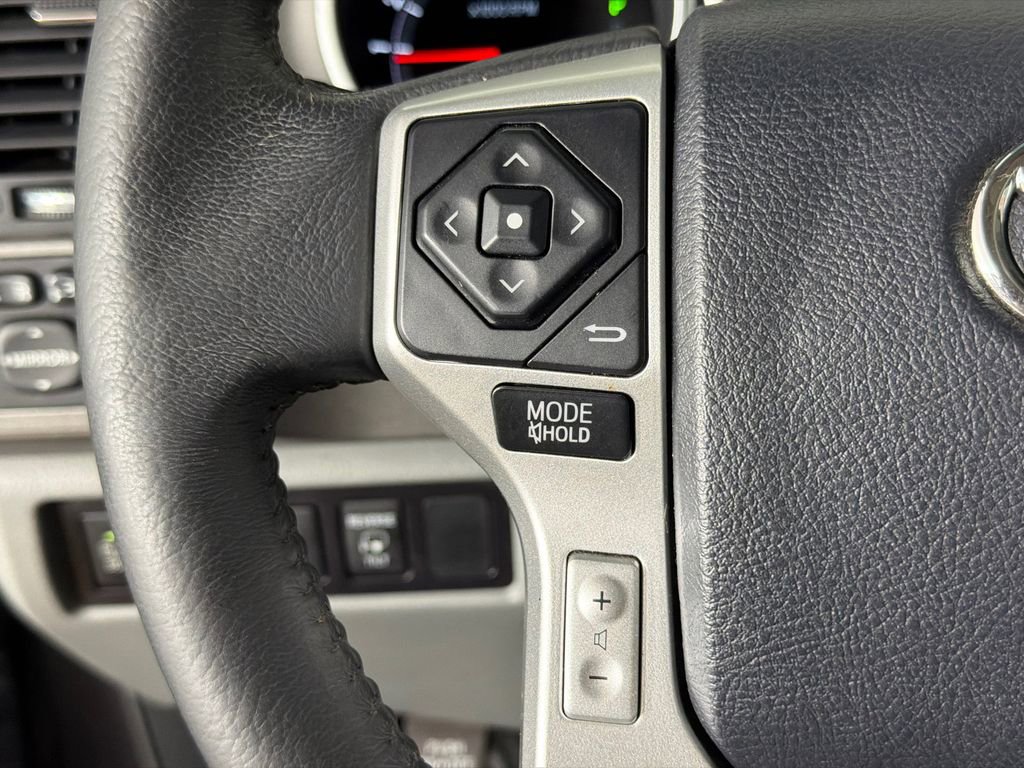 Used 2017 Toyota Sequoia Platinum image 28