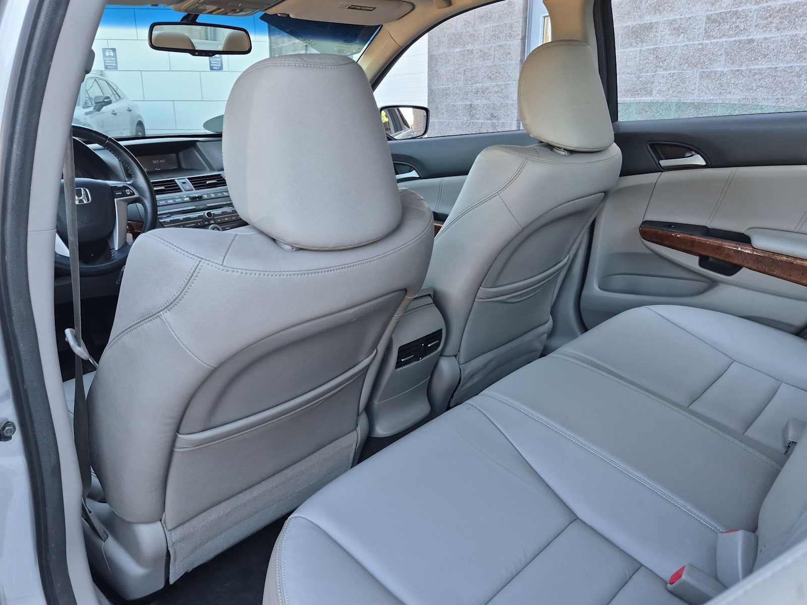 Used 2011 Honda Accord EX-L image 18
