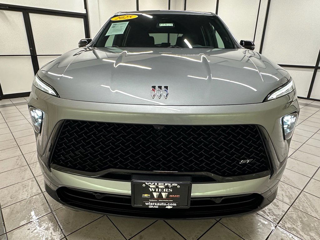 Used 2025 Buick Enclave Sport Touring image 11