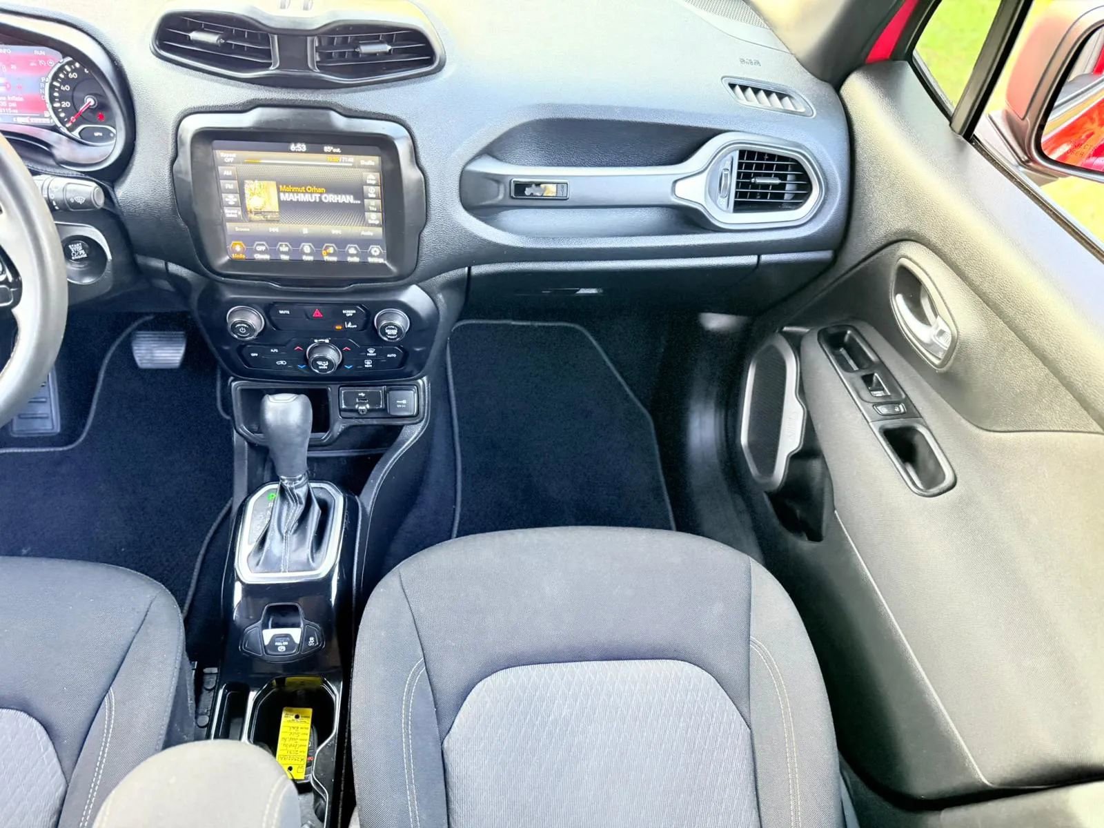 Used 2021 Jeep Renegade Latitude image 5