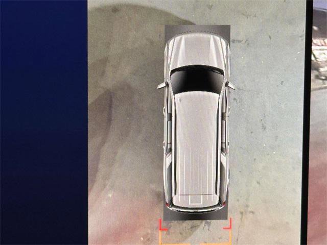 Used 2025 Chevrolet Suburban Premier image 26