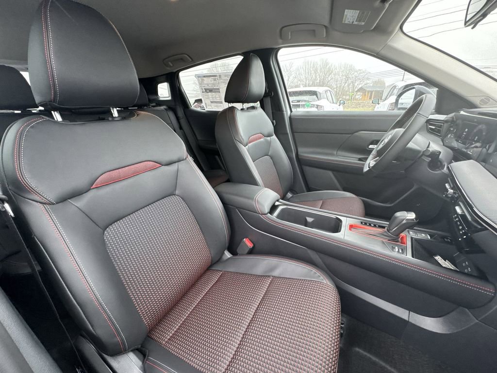 New 2025 Nissan Kicks SR image 24
