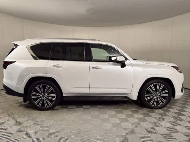 Used 2023 Lexus LX 600 4WD w/ Accessory Package (Z1) image 10
