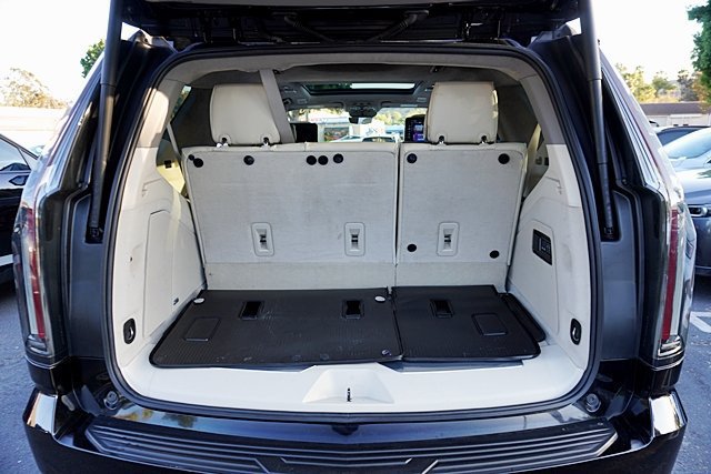 Used 2025 Cadillac Escalade Sport Platinum w/ LPO, ONYX Package AWD/4WD image 20