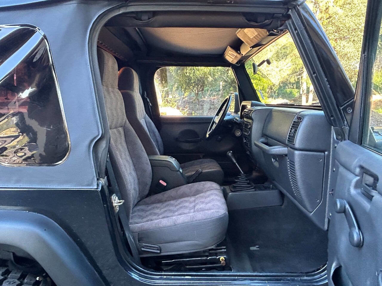 Used 2004 Jeep Wrangler Sport image 30