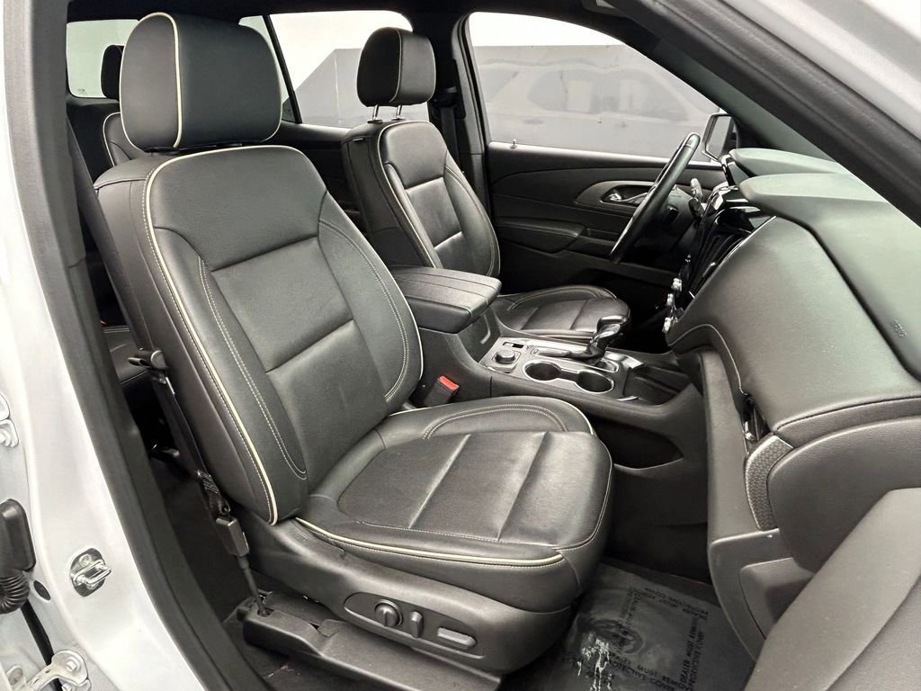 Used 2023 Chevrolet Traverse Premier w/ Redline Edition image 52