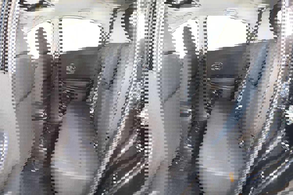 Used 2018 Honda HR-V EX image 43