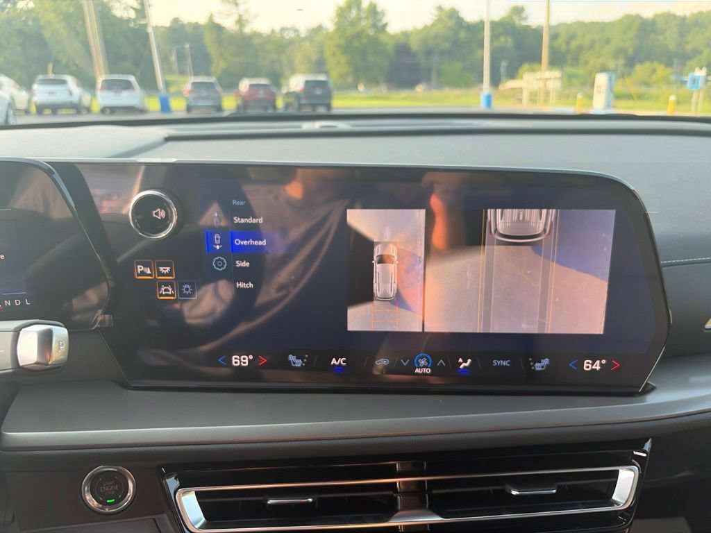 New 2026 Chevrolet Traverse LT w/ Driver Confidence Package AWD/4WD image 23