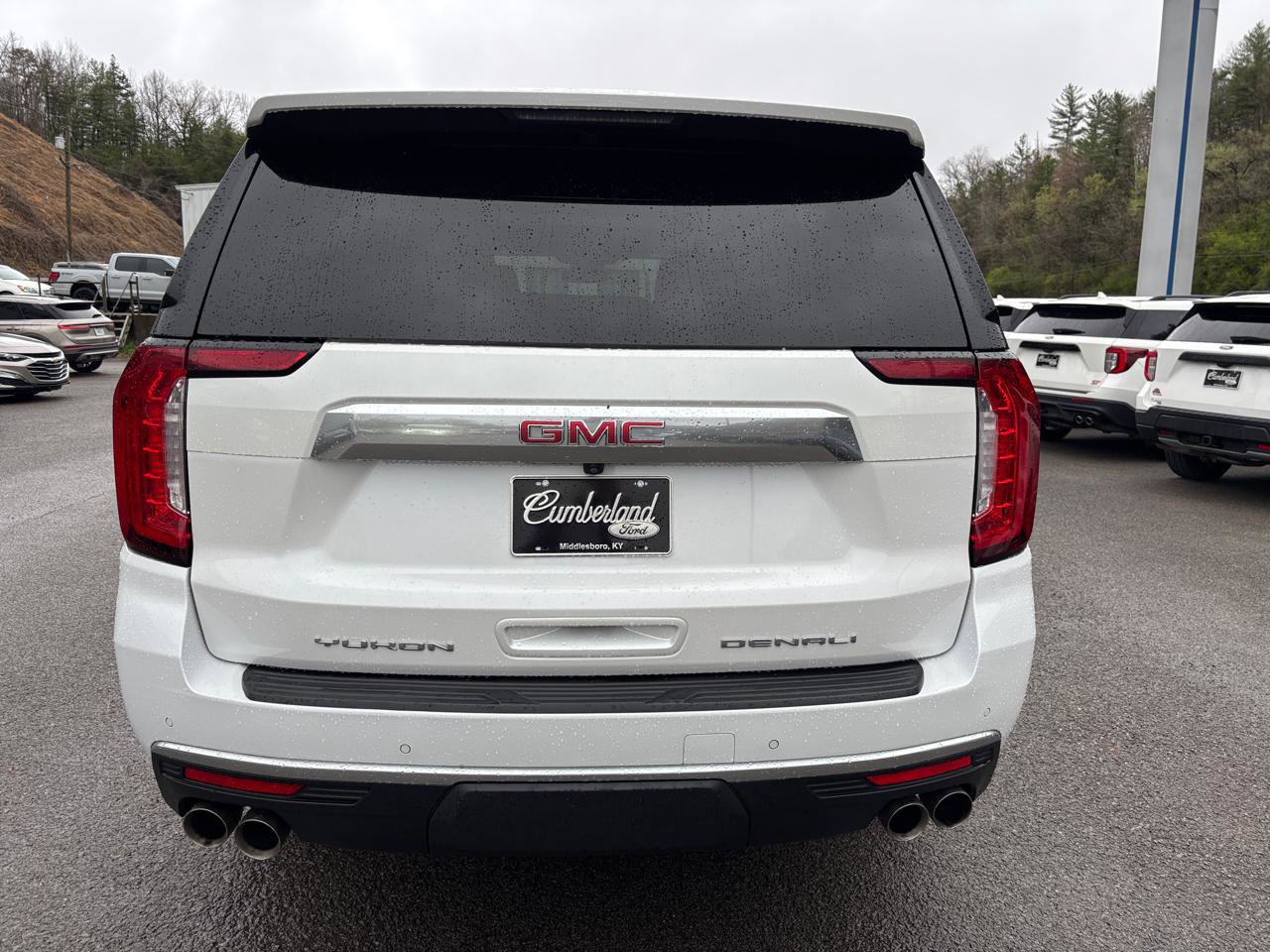 Used 2023 GMC Yukon XL Denali AWD/4WD image 3