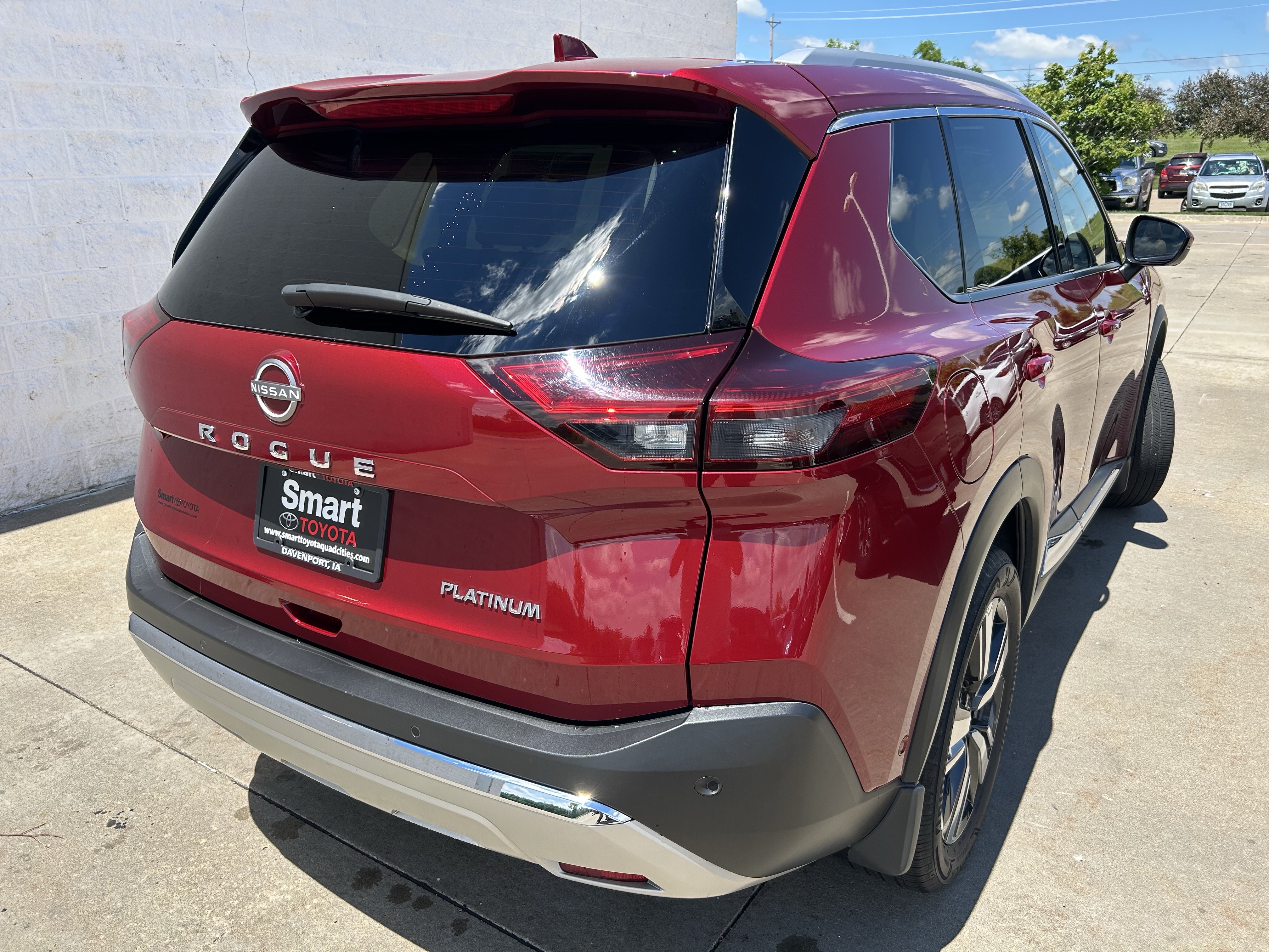 Used 2023 Nissan Rogue Platinum w/ Platinum Premium Package FWD image 6