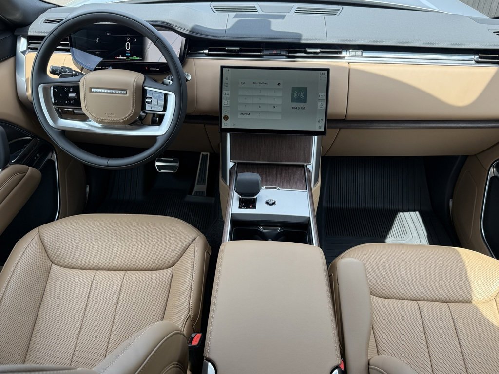 New 2025 Land Rover Range Rover SE image 17
