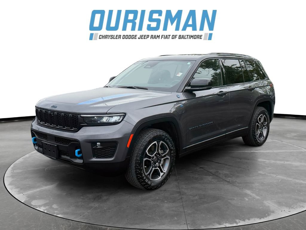 Used 2023 Jeep Grand Cherokee Trailhawk w/ Luxury Tech Group III AWD/4WD image 2
